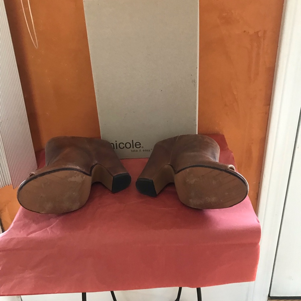 Shoes - Picture 2 of 3